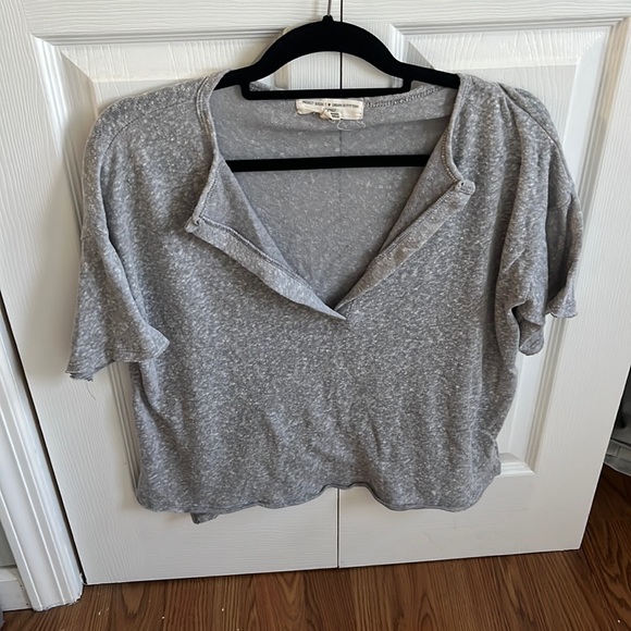 Urban outfitters T-shirt - Picture 1 of 3